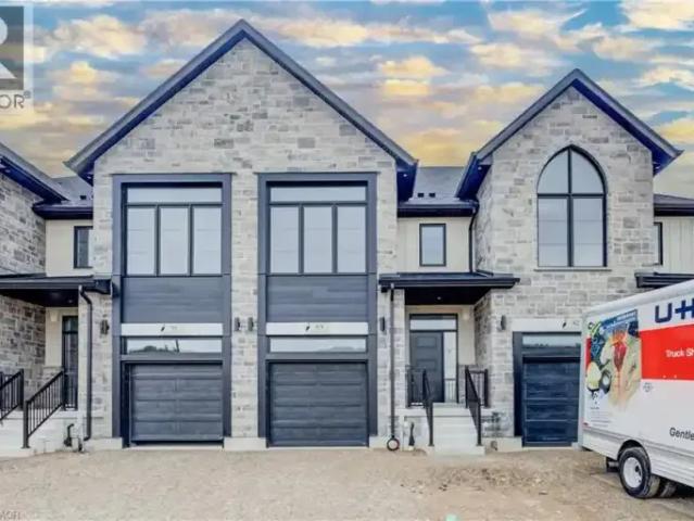 Townhouse for rent in Estaire, Ontario