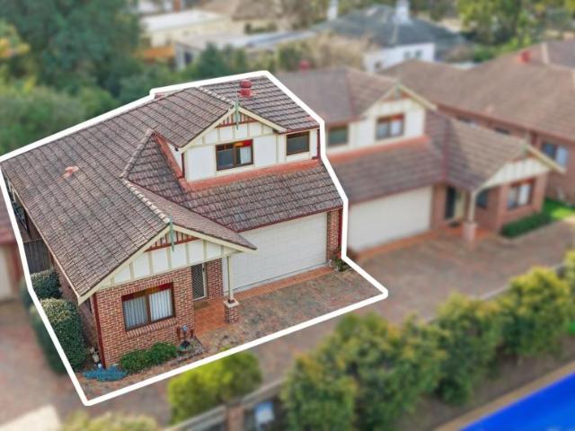Townhouse for sale in Cheltenham, The Council of the Shire of Hornsby