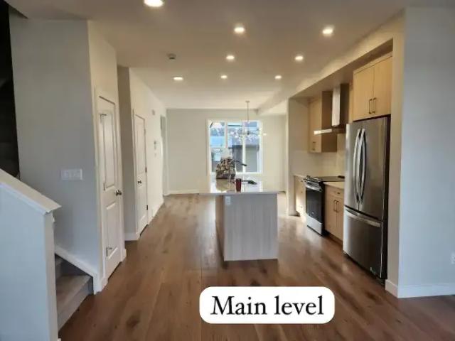 Townhouse for rent in Chestermere, Alberta