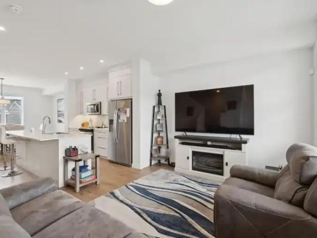 Townhouse for rent in Chestermere, Alberta