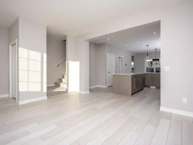 Townhouse for rent in Chestermere, Alberta