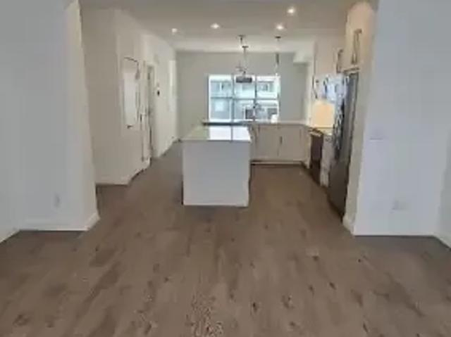 Townhouse for rent in Chelsea, Chestermere