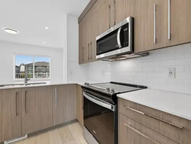 Townhouse for rent in Chelsea, Chestermere