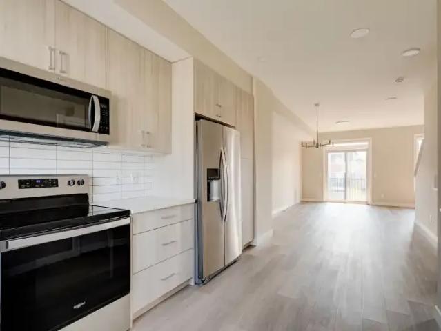 Townhouse for rent in Chelsea, Chestermere