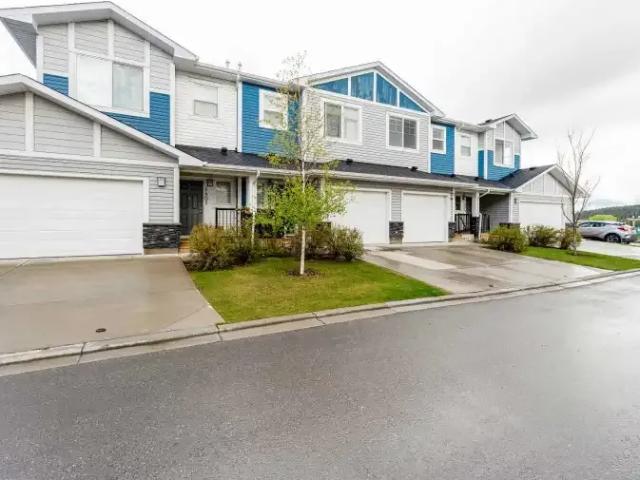 Townhouse for rent in Bow Ridge, Town of Cochrane