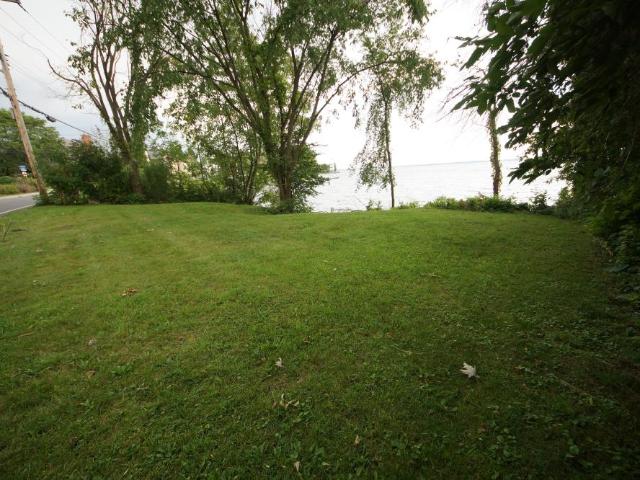 Townhouse for rent in Dorval, Quebec