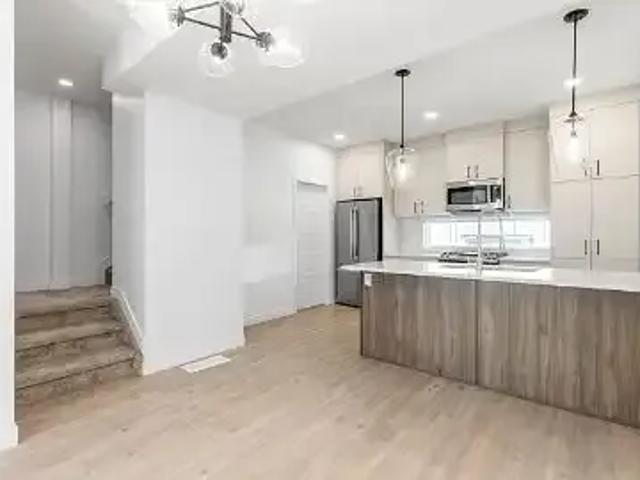Townhouse for rent in Wedgewood, Alberta