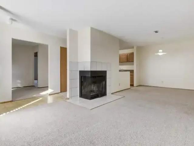 Townhouse for rent in Wedgewood, Alberta