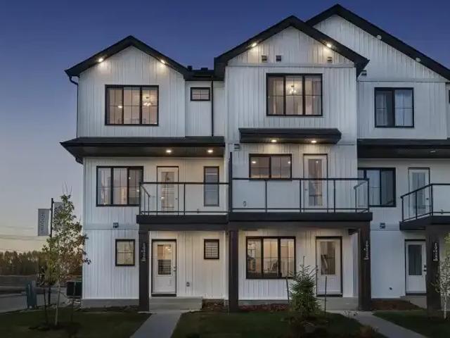 Townhouse for rent in Wedgewood, Alberta