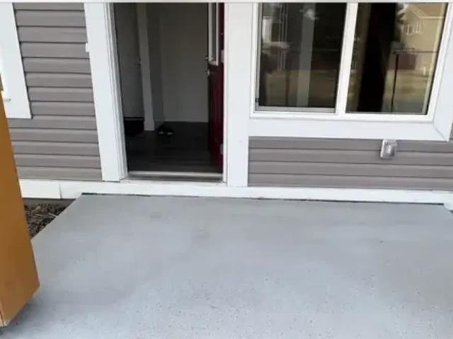 Townhouse for rent in Wedgewood, Alberta