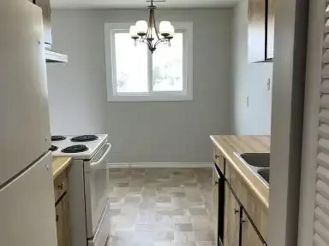 Townhouse for rent in Wedgewood, Alberta