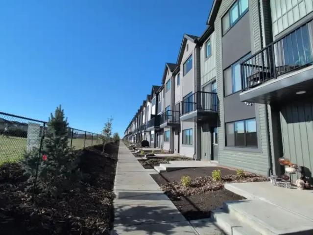 Townhouse for rent in Wedgewood, Alberta