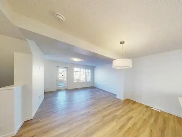 Townhouse for rent in Wedgewood, Alberta