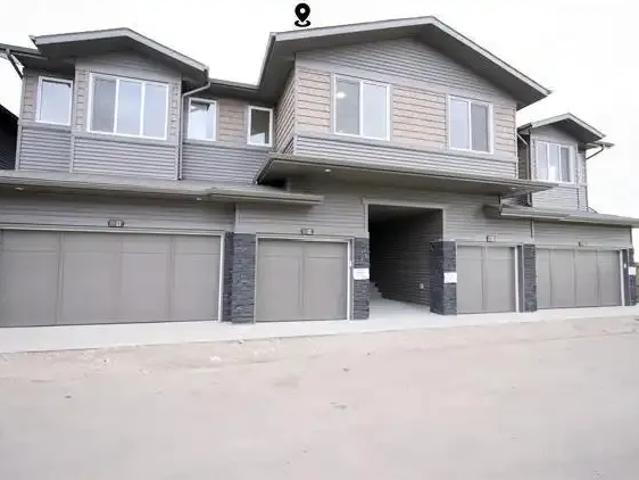 Townhouse for rent in Wedgewood, Alberta