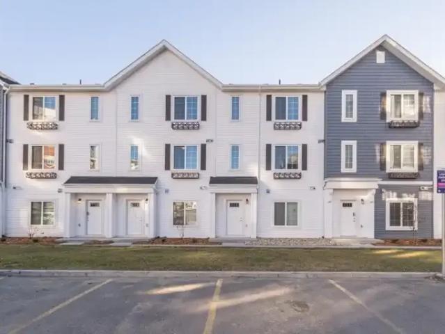Townhouse for rent in Wedgewood, Alberta