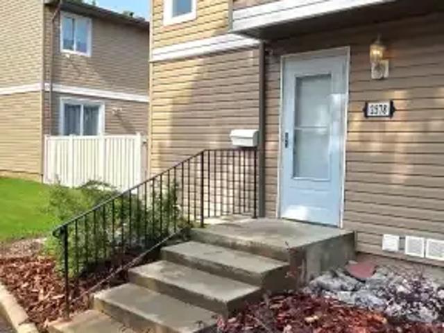 Townhouse for rent in Wedgewood, Alberta