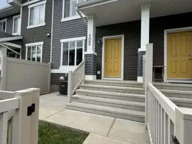 Townhouse for rent in Wedgewood, Alberta