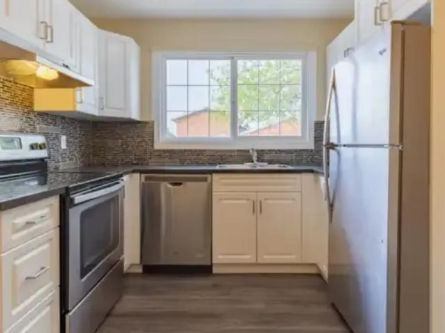 Townhouse for rent in Wedgewood, Alberta