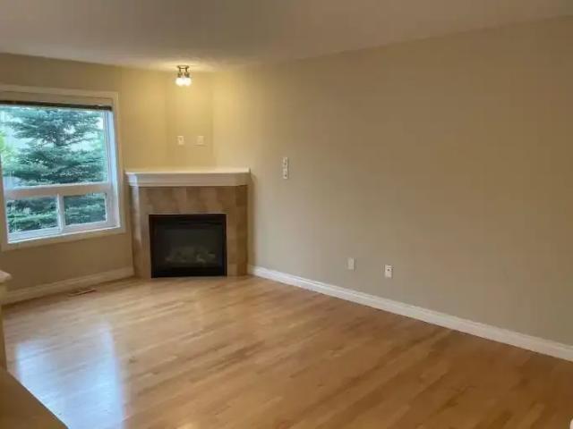 Townhouse for rent in Wedgewood, Alberta