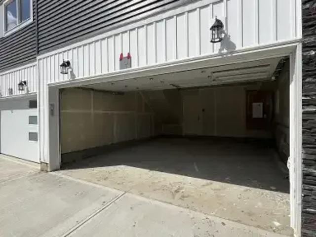 Townhouse for rent in Wedgewood, Alberta