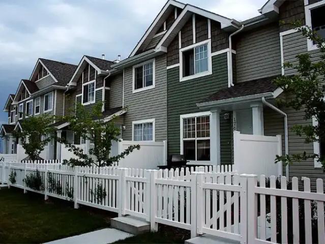 Townhouse for rent in Wedgewood, Alberta