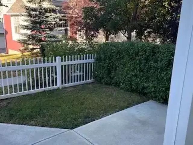 Townhouse for rent in Wedgewood, Alberta