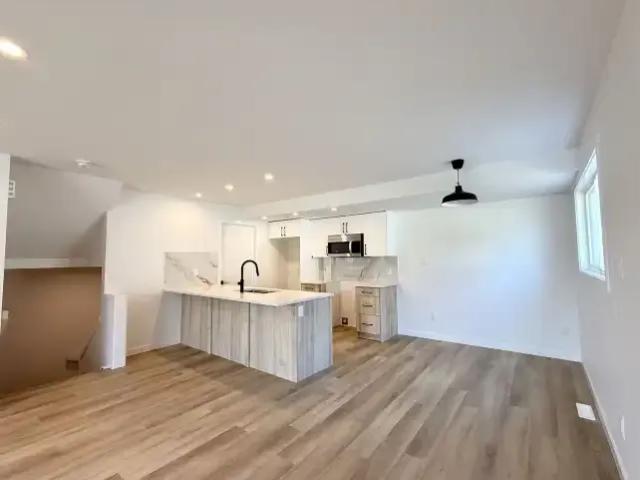 Townhouse for rent in Wedgewood, Alberta