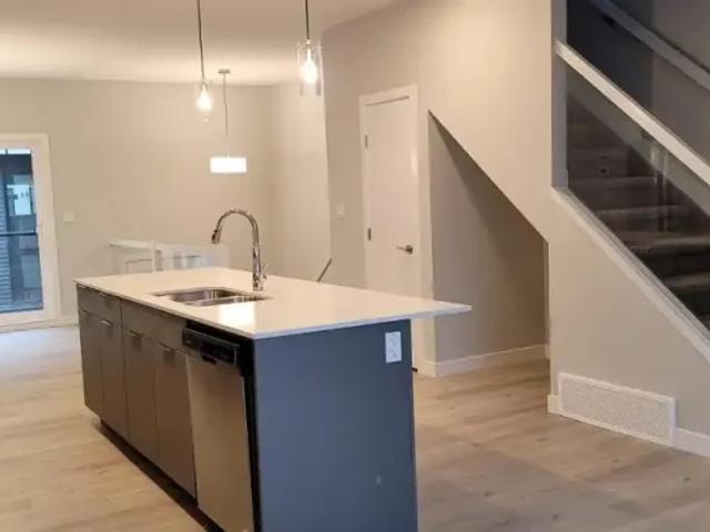 Townhouse for rent in Wedgewood, Alberta
