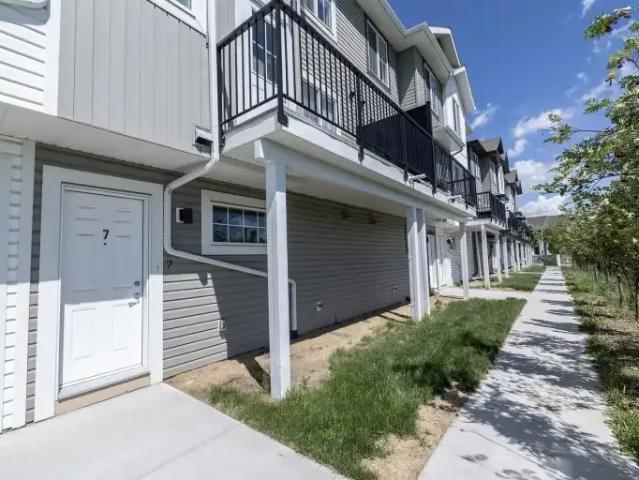 Townhouse for rent in Wedgewood, Alberta