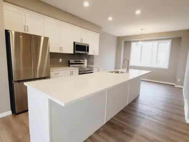 Townhouse for rent in Wedgewood, Alberta