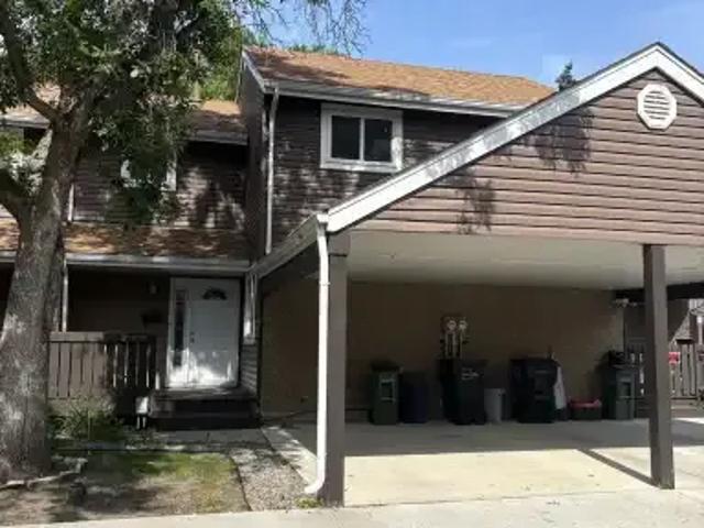 Townhouse for rent in Wedgewood, Alberta