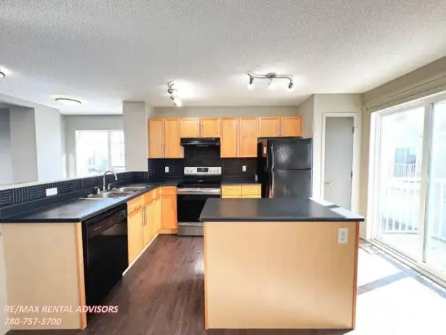 Townhouse for rent in Wedgewood, Alberta