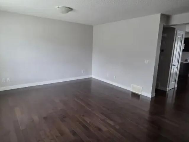 Townhouse for rent in Wedgewood, Alberta