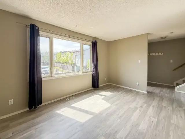 Townhouse for rent in Wedgewood, Alberta