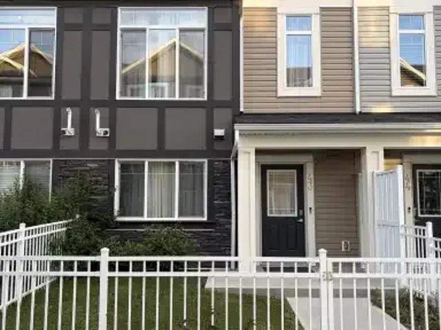 Townhouse for rent in Wedgewood, Alberta