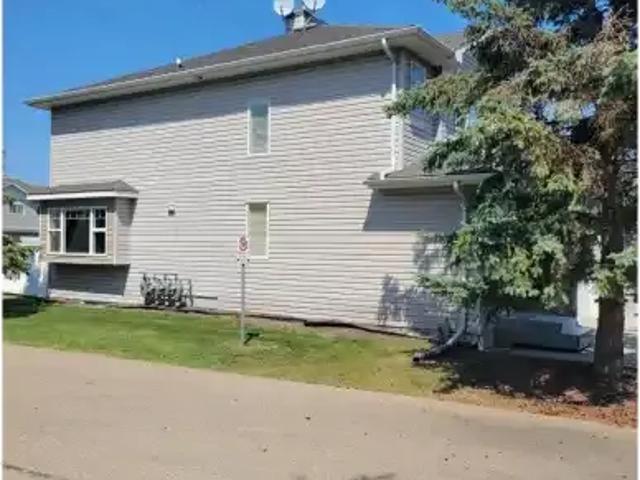 Townhouse for rent in Wedgewood, Alberta
