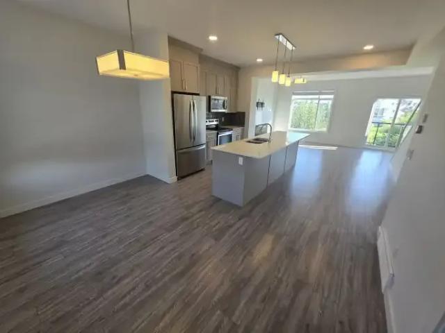 Townhouse for rent in Wedgewood, Alberta