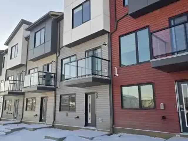 Townhouse for rent in Wedgewood, Alberta