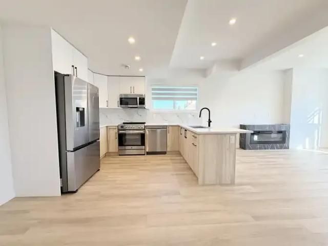 Townhouse for rent in Wedgewood, Alberta