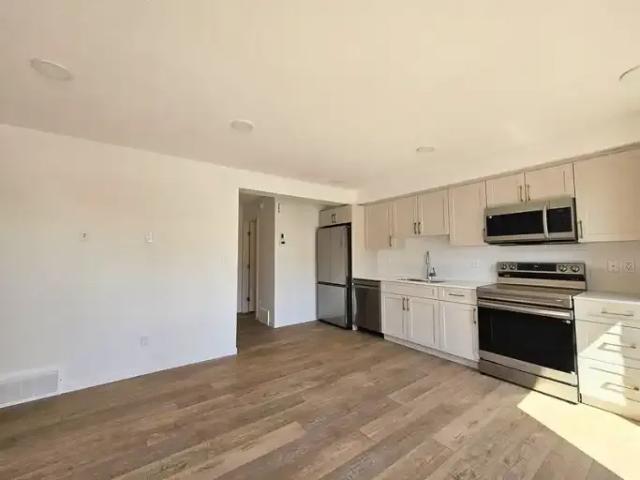 Townhouse for rent in Wedgewood, Alberta