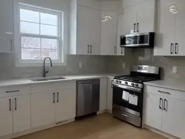 Townhouse for rent in Wedgewood, Alberta