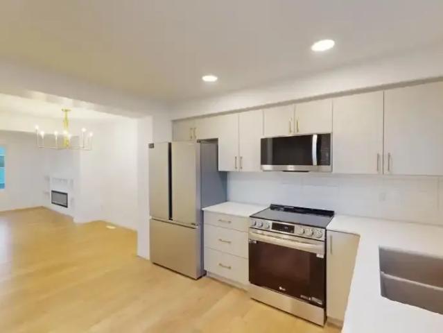 Townhouse for rent in Wedgewood, Alberta