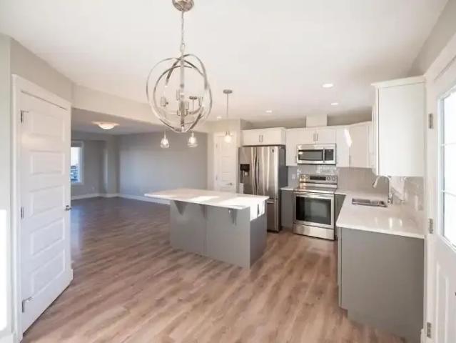 Townhouse for rent in Wedgewood, Alberta