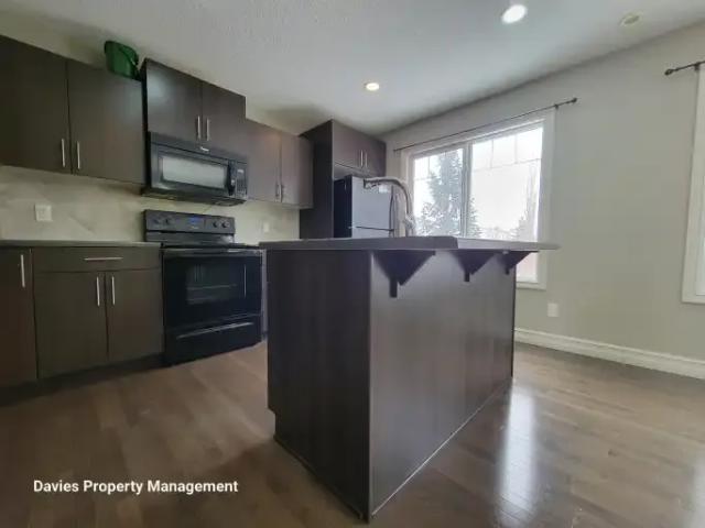 Townhouse for rent in Wedgewood, Alberta