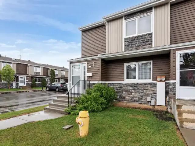 Townhouse for rent in Wedgewood, Alberta