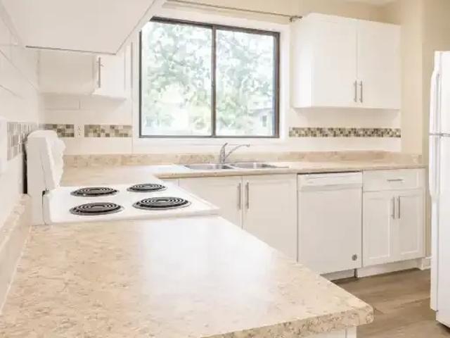 Townhouse for rent in Wedgewood, Alberta