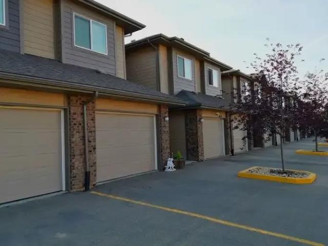 Townhouse for rent in Wedgewood, Alberta