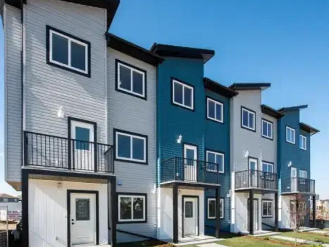 Townhouse for rent in Wedgewood, Alberta