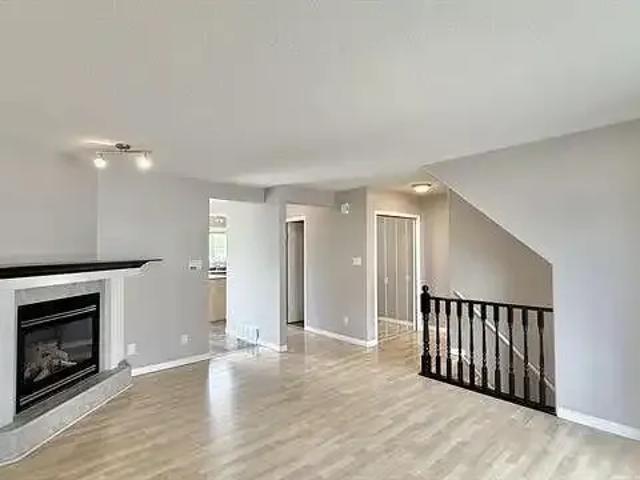 Townhouse for rent in Wedgewood, Alberta