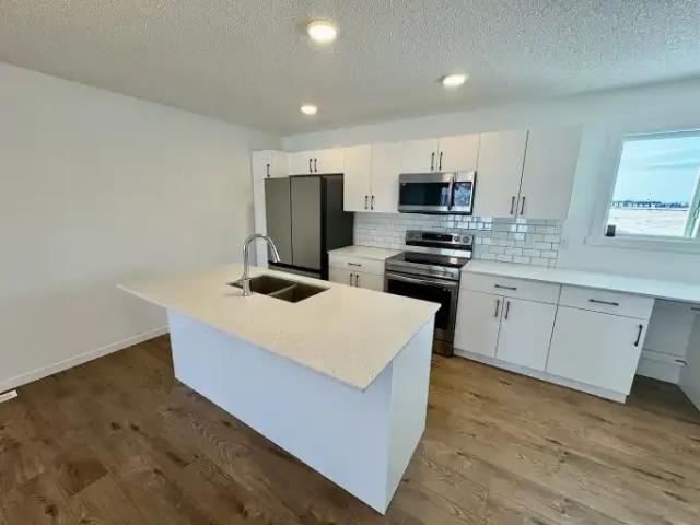 Townhouse for rent in Wedgewood, Alberta